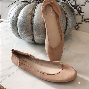 Gianni Bini Women’s Tan Leather Flats Size 9M